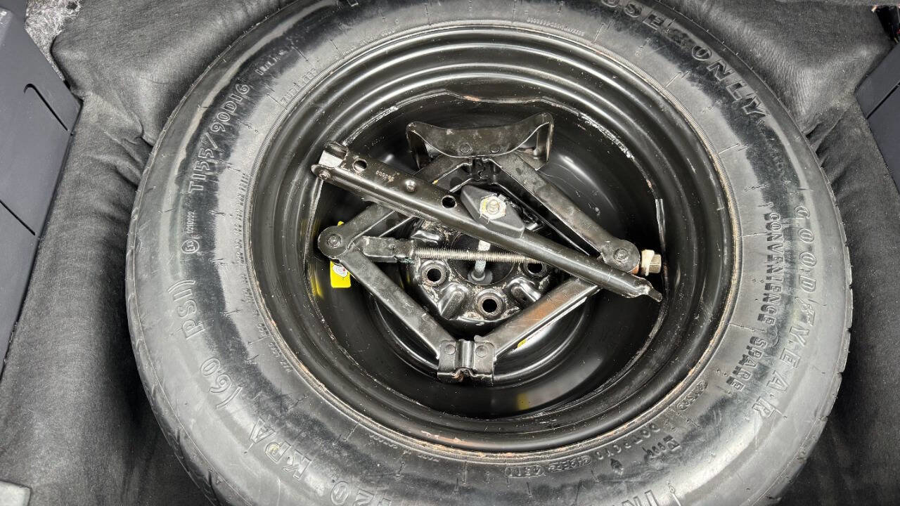 Used 2012 Jeep Patriot Latitude w/ Sun/Sound Group image 21