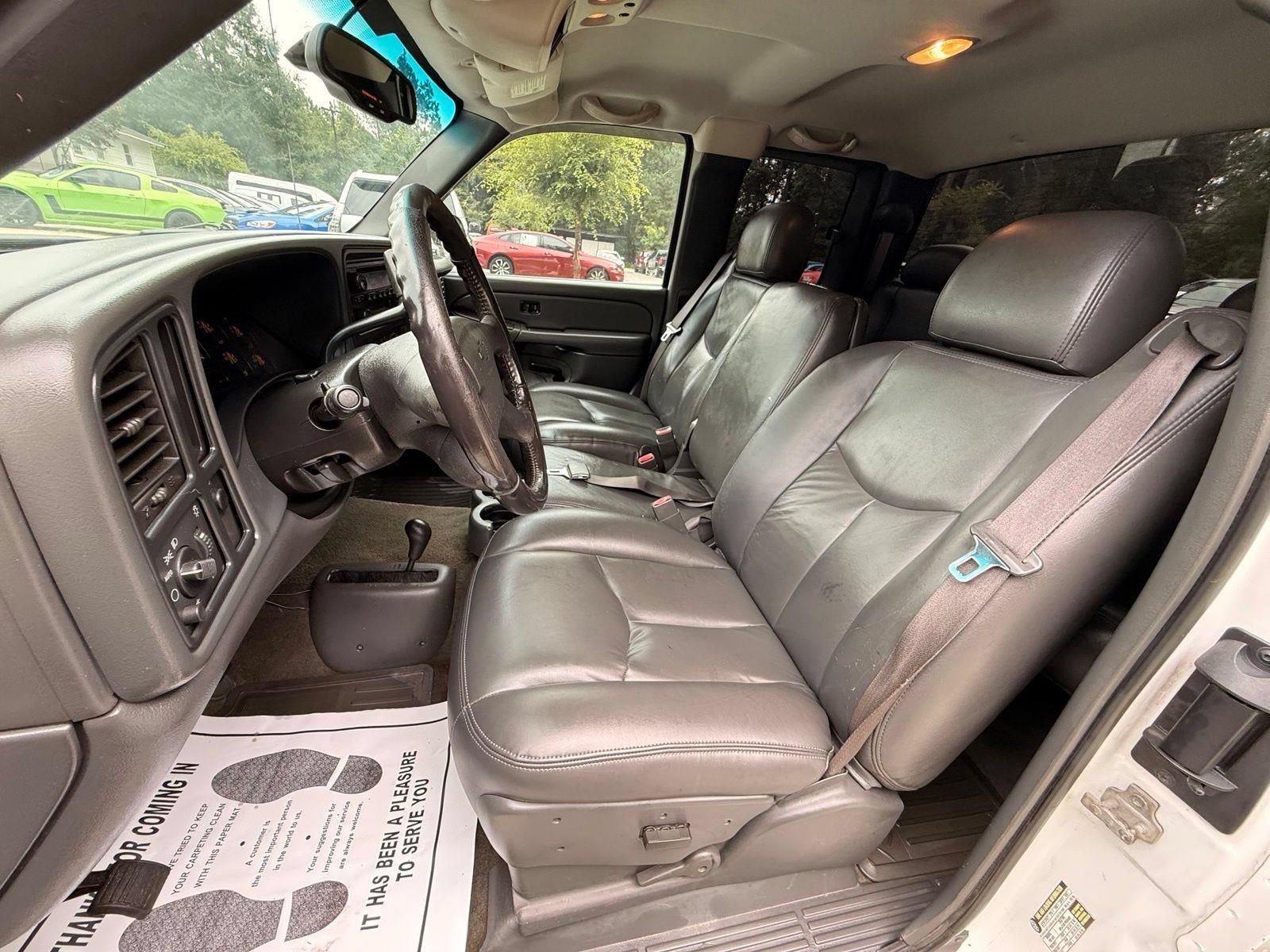 Used 2005 Chevrolet Silverado 1500 LS w/ Light Duty Power Package AWD/4WD image 17
