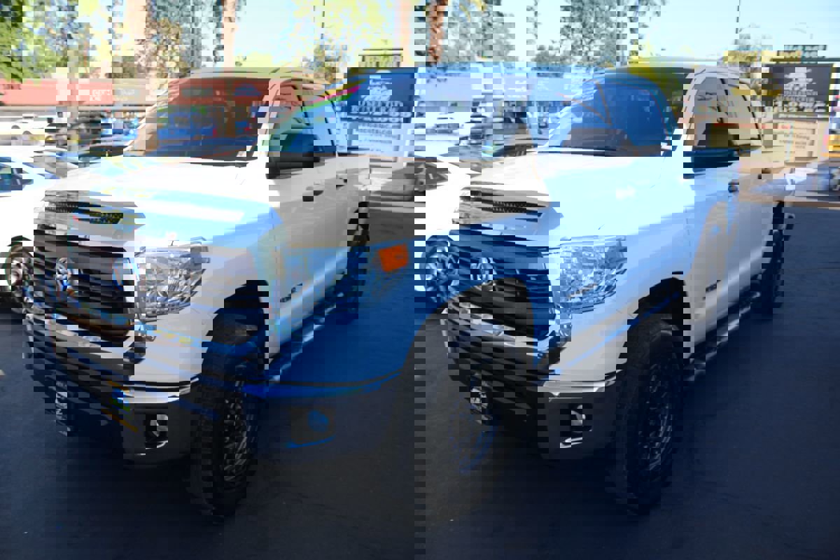 Used 2015 Toyota Tundra SR5 image 4