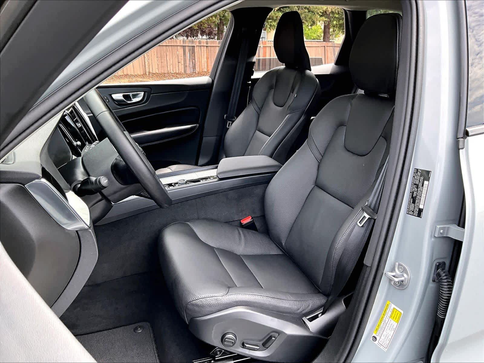 Used 2025 Volvo XC60 T8 Plus AWD/4WD image 28