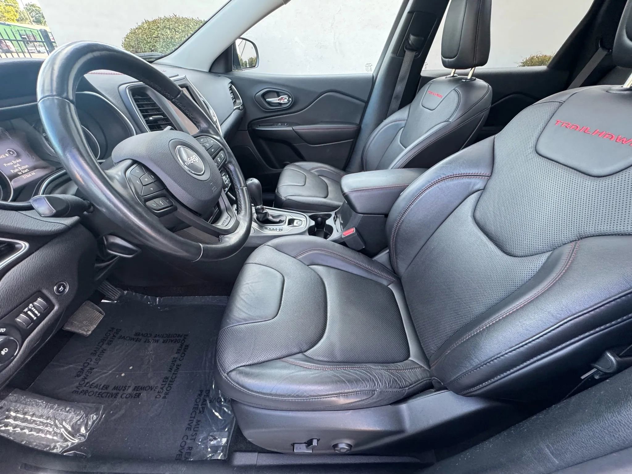 Used 2020 Jeep Cherokee Trailhawk image 11