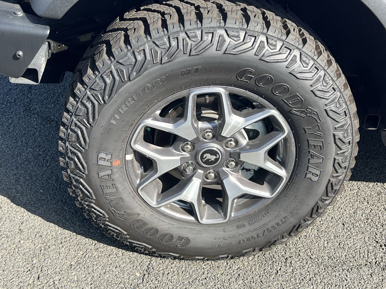 New 2025 Ford Bronco Badlands image 12