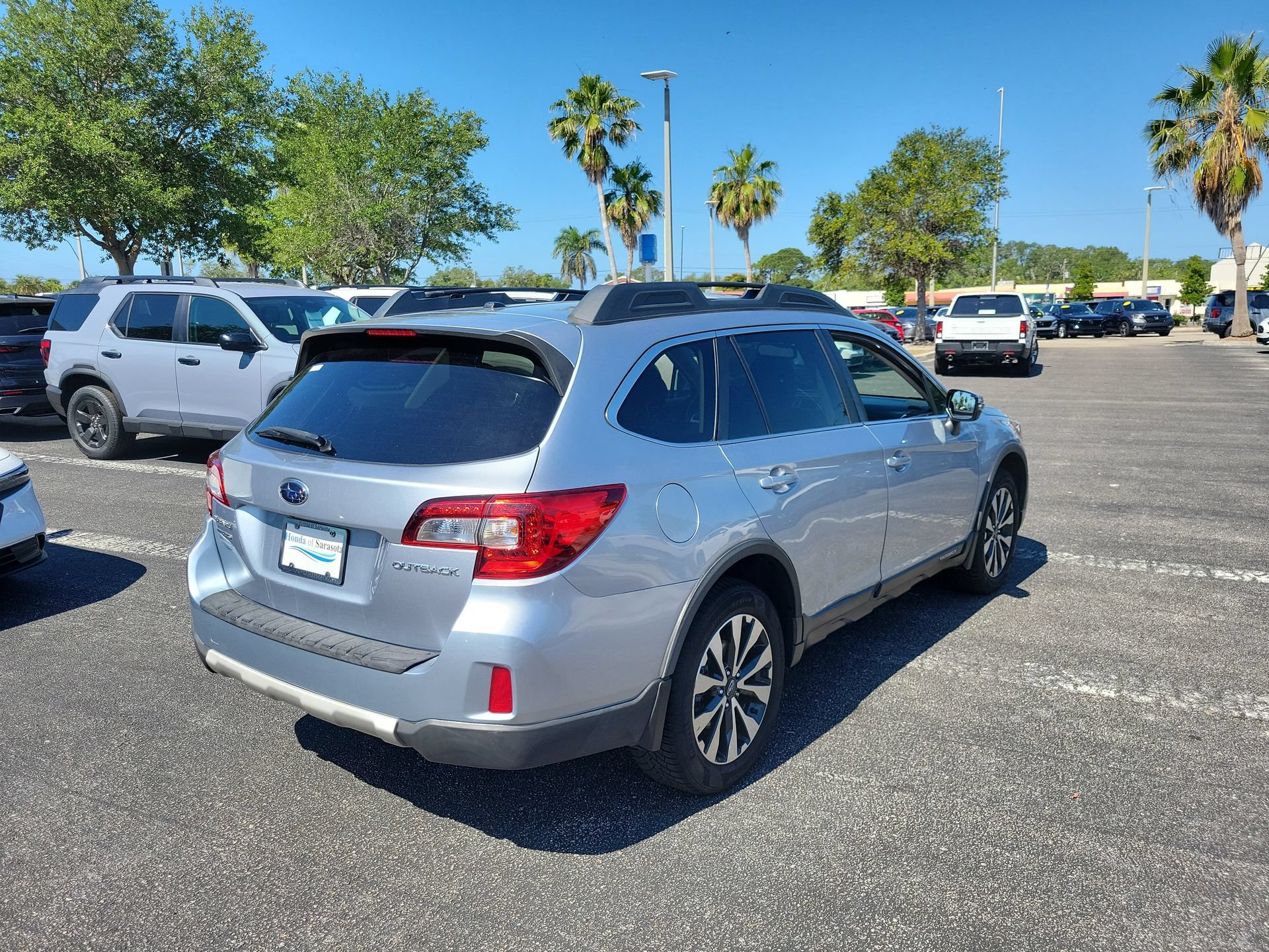 Used 2015 Subaru Outback 2.5i Limited AWD/4WD image 7