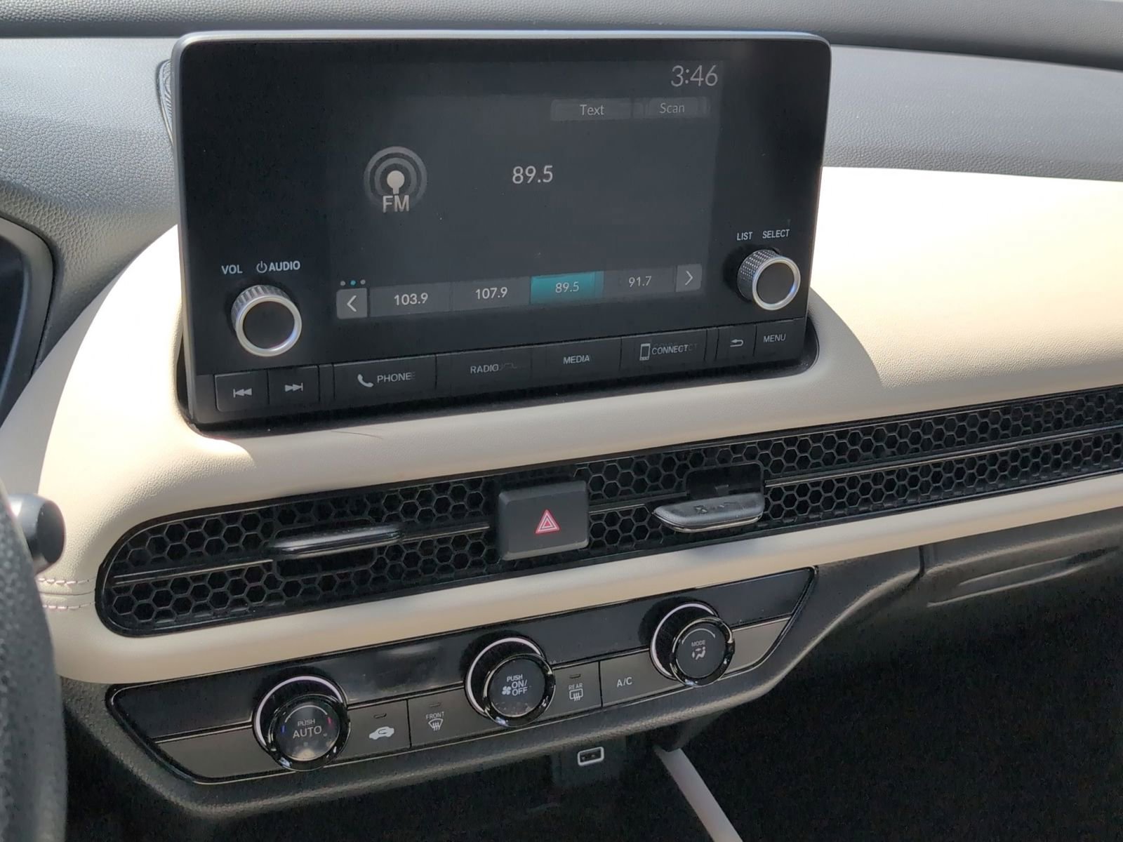 Used 2023 Honda HR-V LX image 18