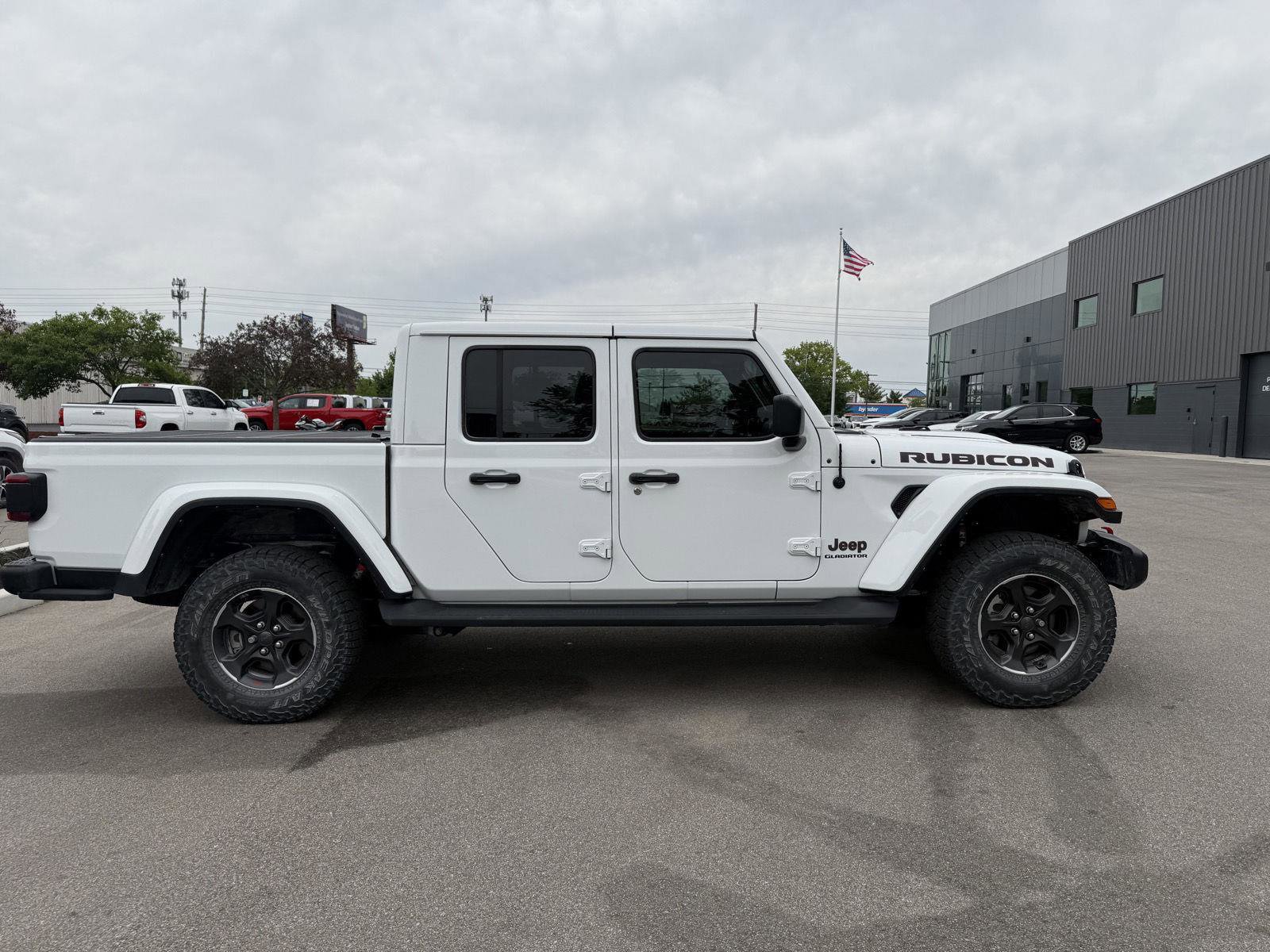 Used 2022 Jeep Gladiator Rubicon w/ LED Lighting Group AWD/4WD image 2