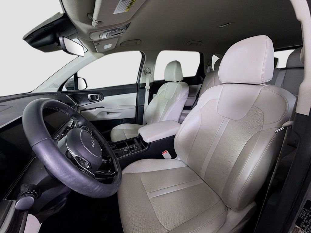 Used 2025 Kia Sorento S image 13