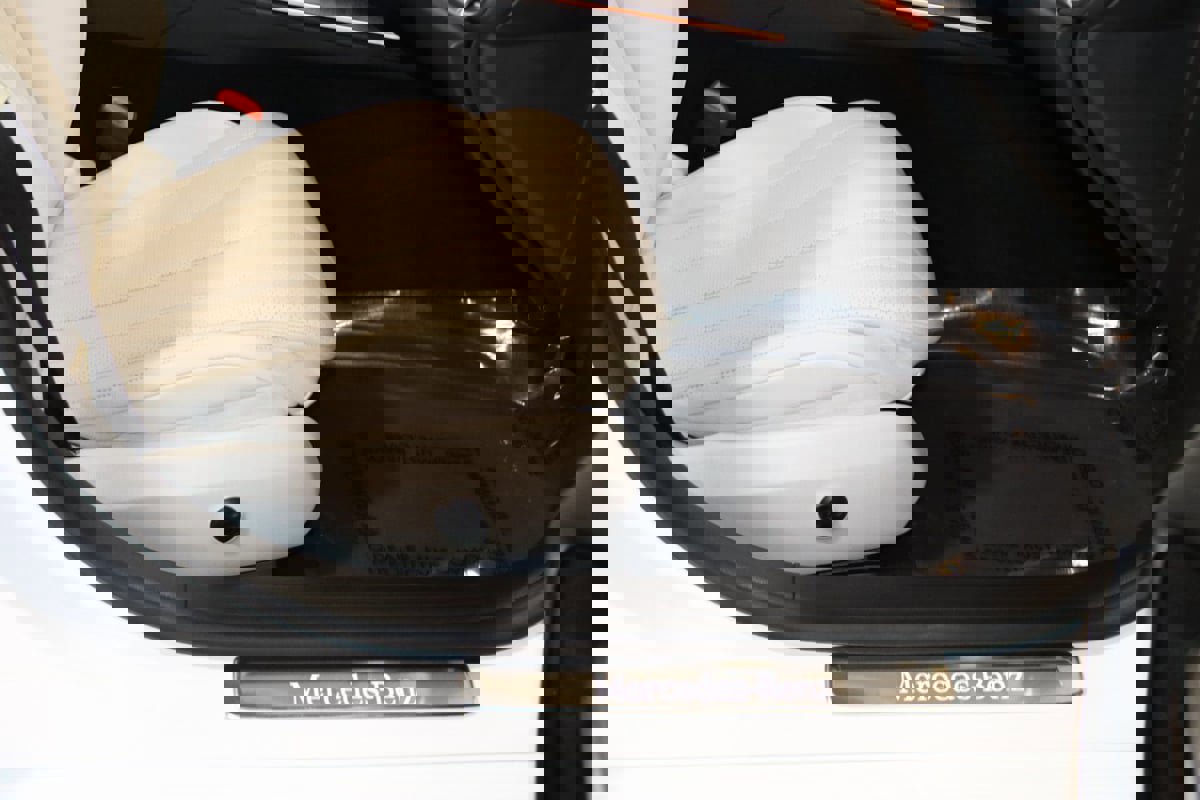 Used 2025 Mercedes-Benz E 350 4MATIC Sedan image 62