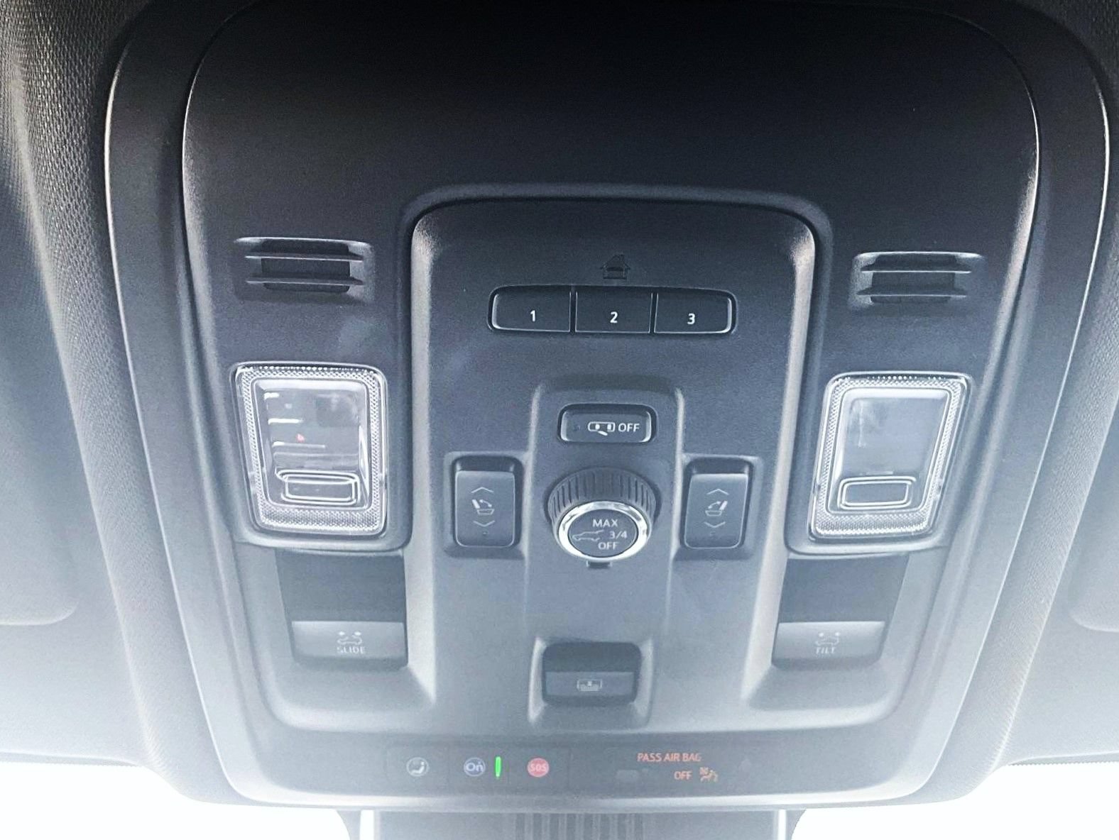 Used 2023 Chevrolet Tahoe Premier AWD/4WD image 15