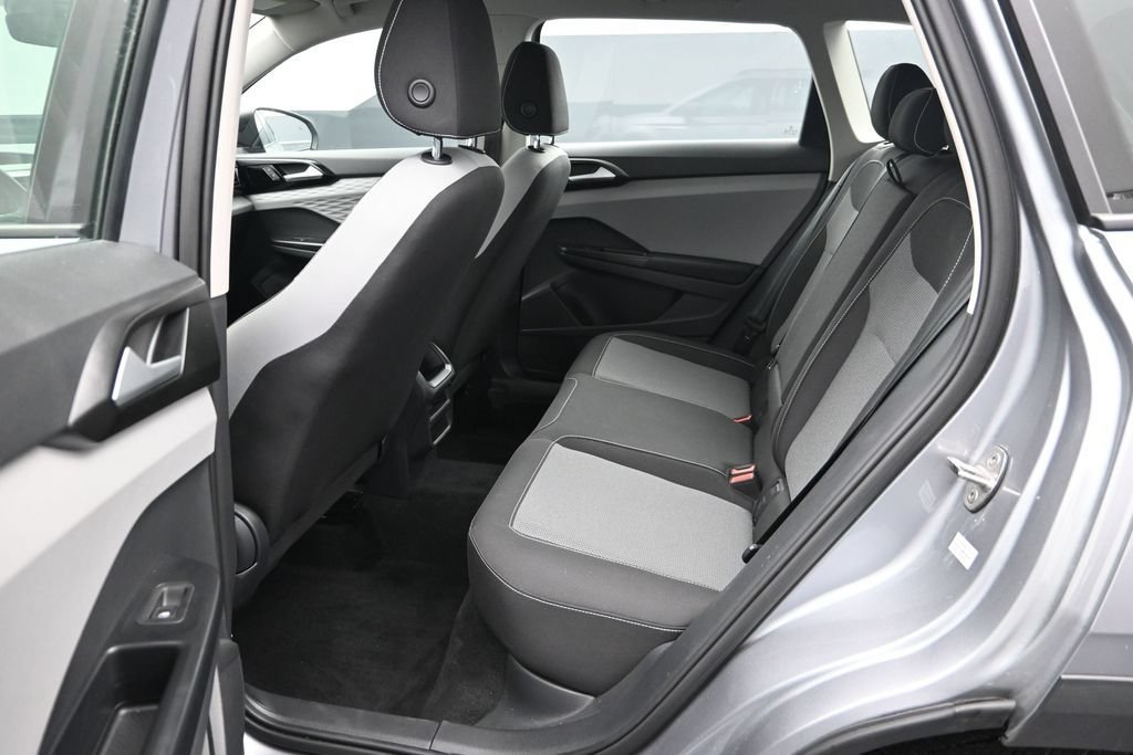 Used 2023 Volkswagen Taos S FWD image 13