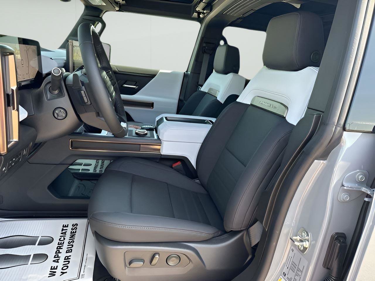 New 2025 GMC Hummer EV 3X w/ LPO, Illumination Package image 12