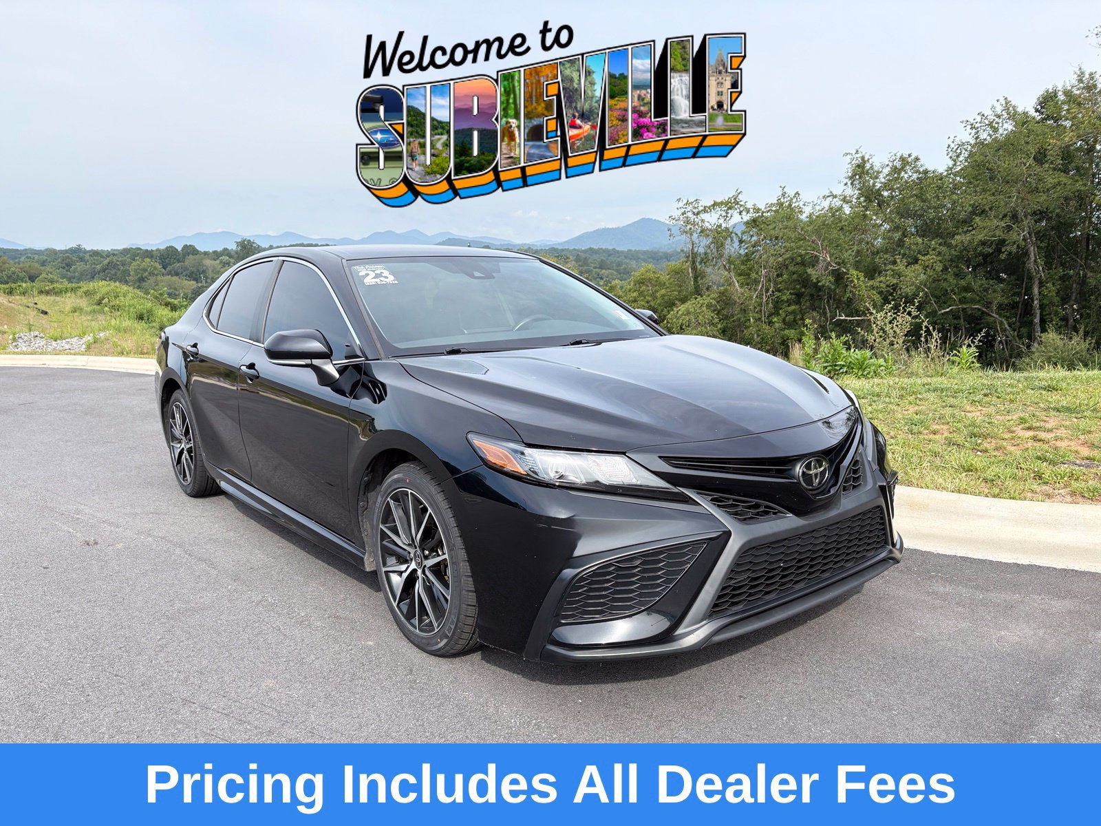 Used 2023 Toyota Camry SE FWD image 1