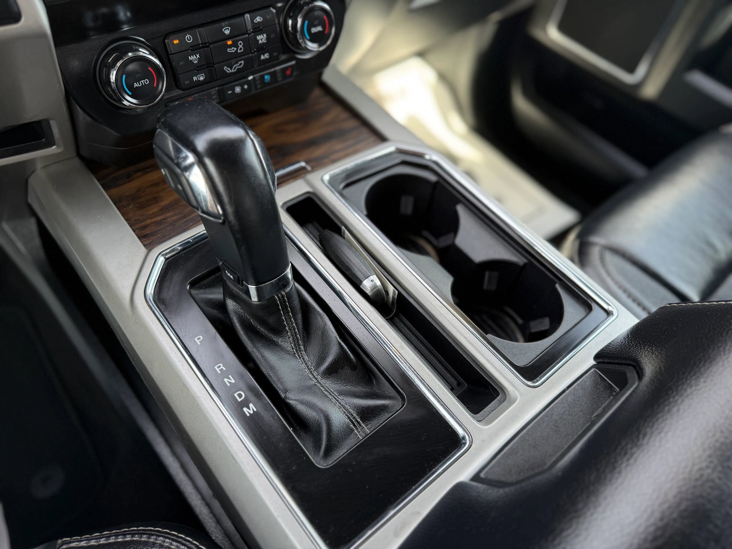 Used 2019 Ford F150 Lariat image 27