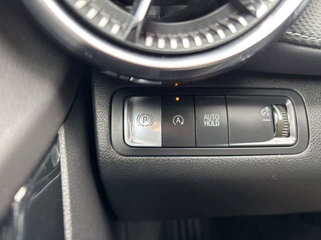 Used 2025 Chevrolet Equinox LT FWD image 14