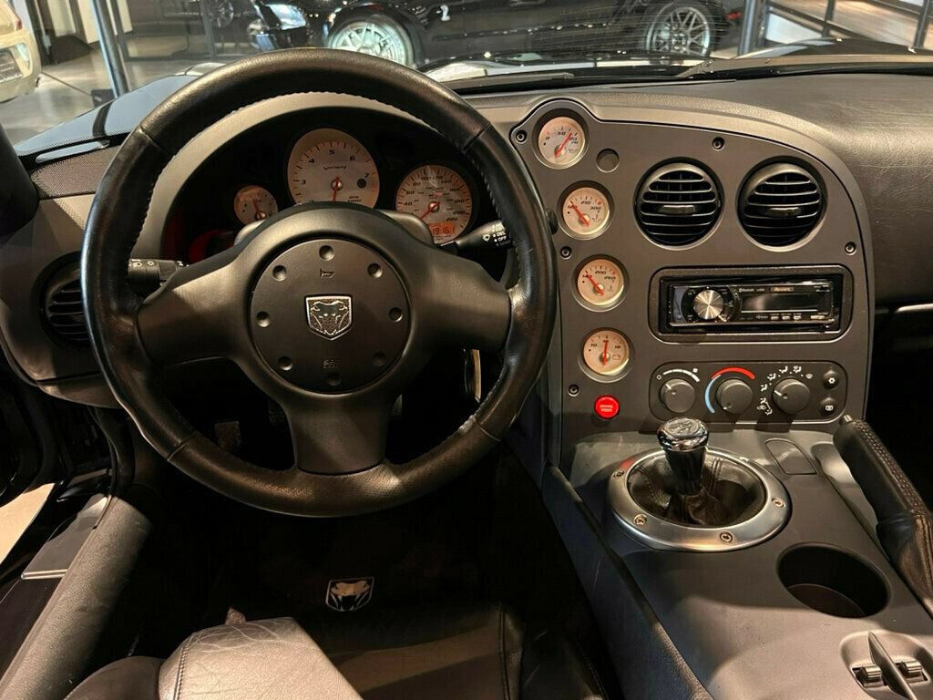 Used 2004 Dodge Viper SRT-10 RWD image 22