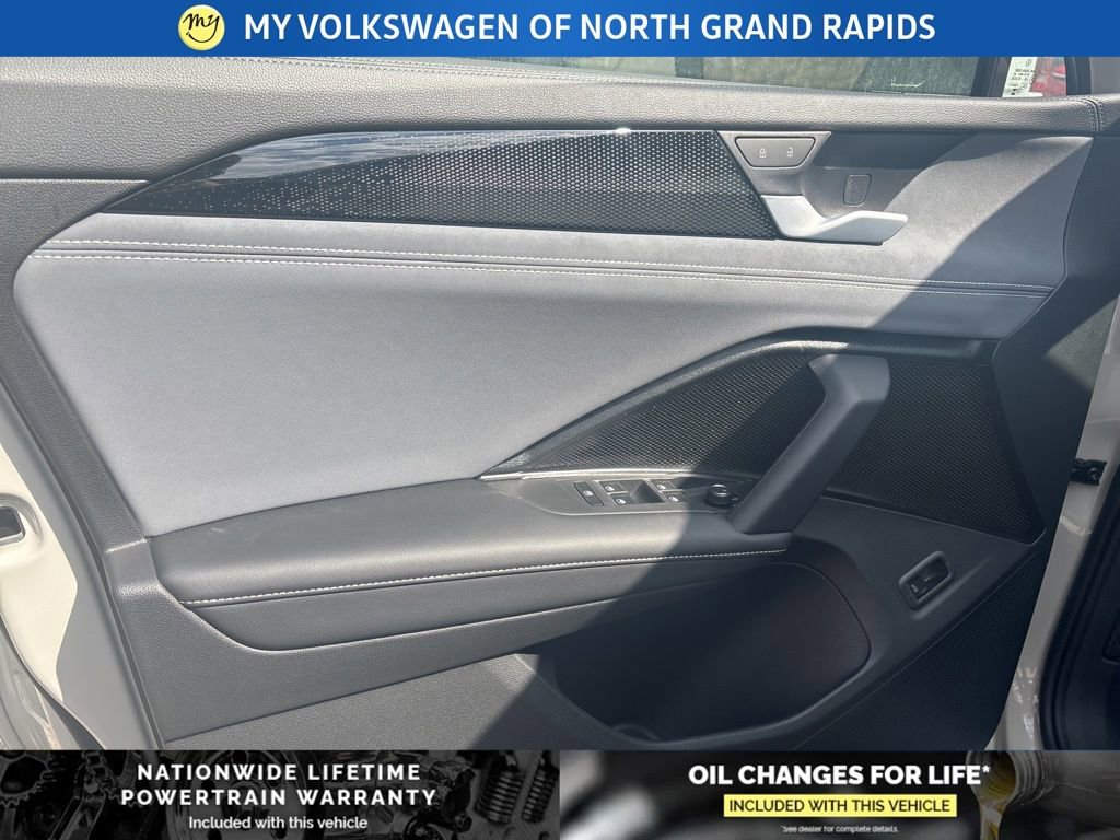 New 2026 Volkswagen Tiguan SE R-Line image 10