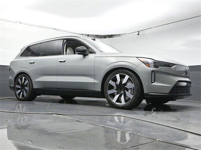 Used 2025 Volvo EX90 Ultra AWD/4WD image 24