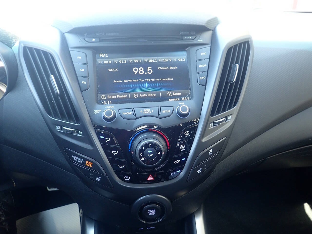 Used 2013 Hyundai Veloster Turbo FWD image 5