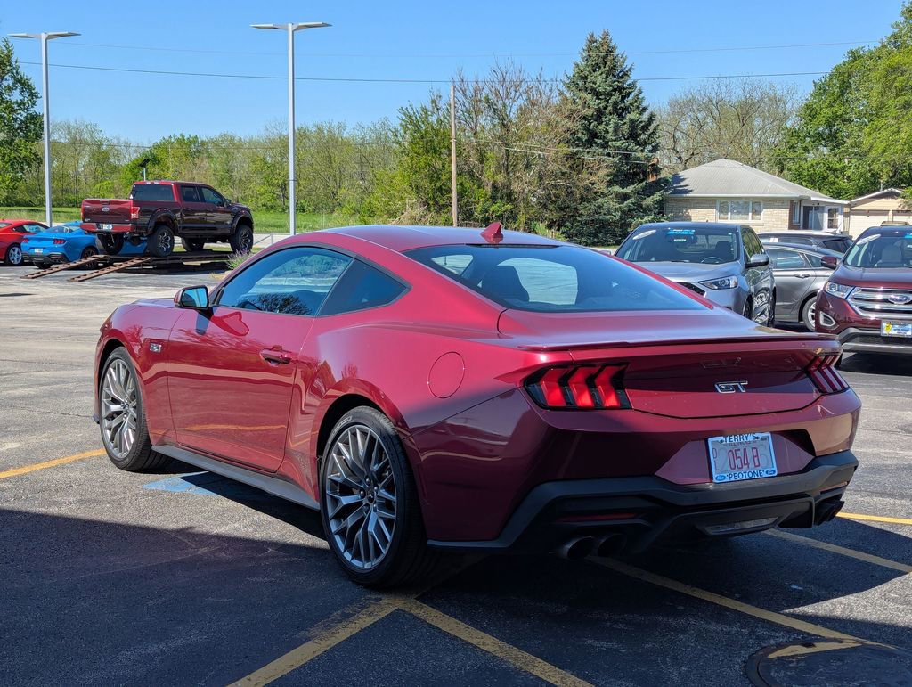 Used 2025 Ford Mustang GT Premium RWD image 5