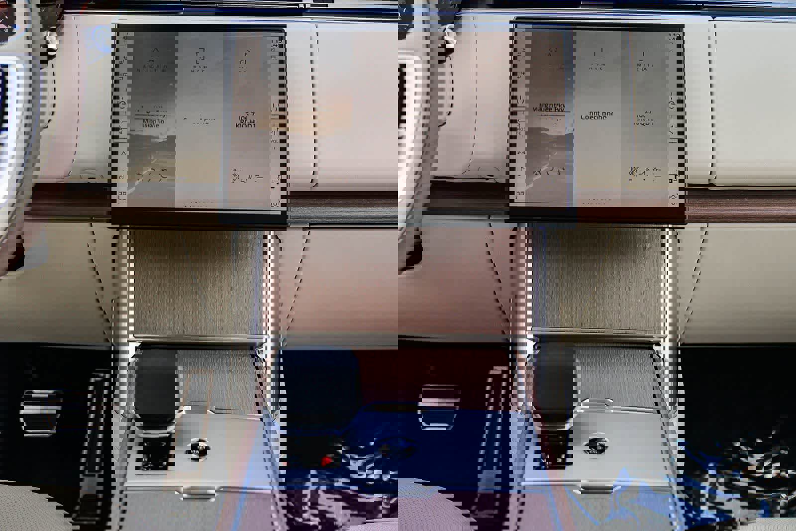 New 2026 Land Rover Range Rover Long Wheelbase SE image 13