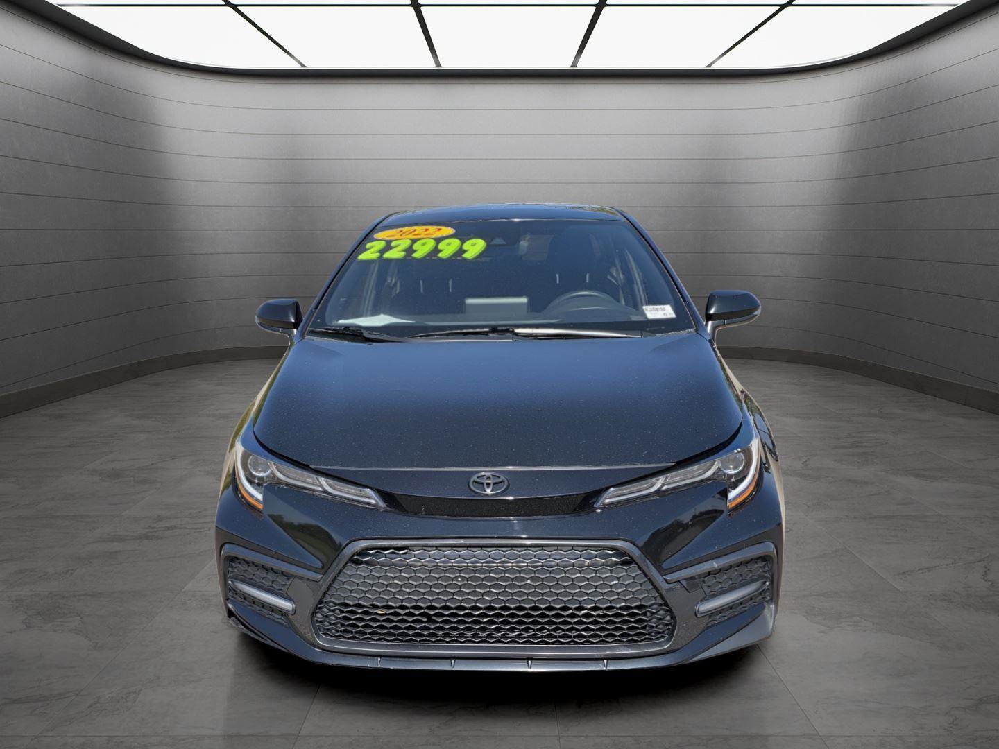 Used 2022 Toyota Corolla SE image 2