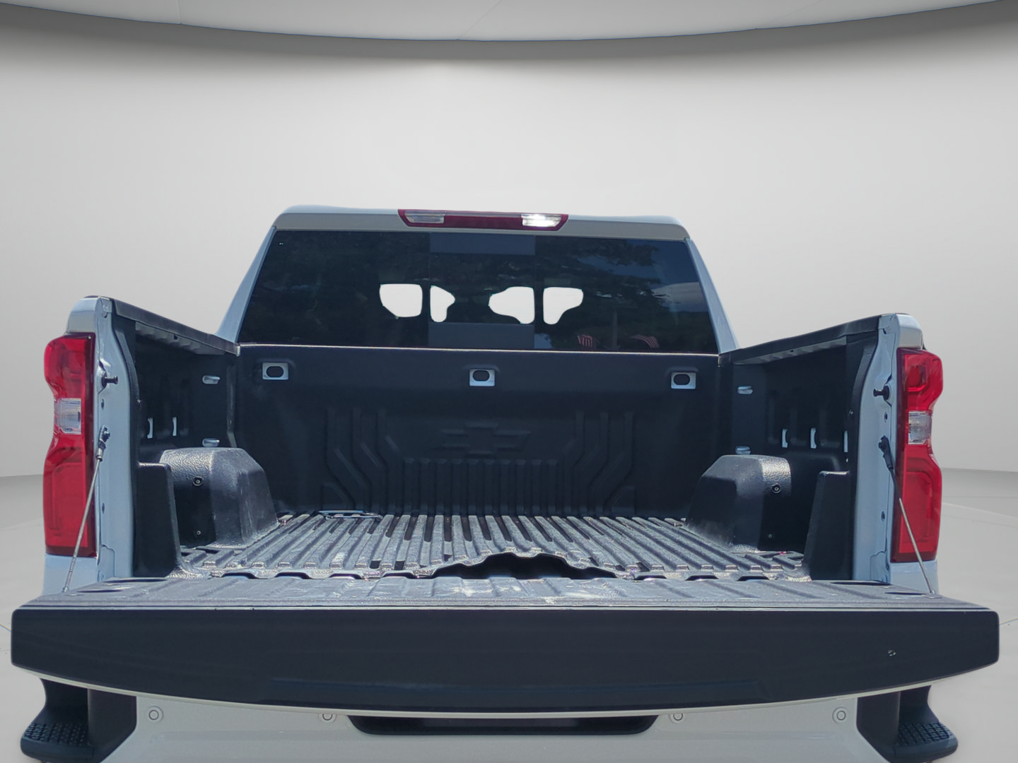 Used 2025 Chevrolet Silverado 1500 RST w/ Convenience Package II RWD image 23