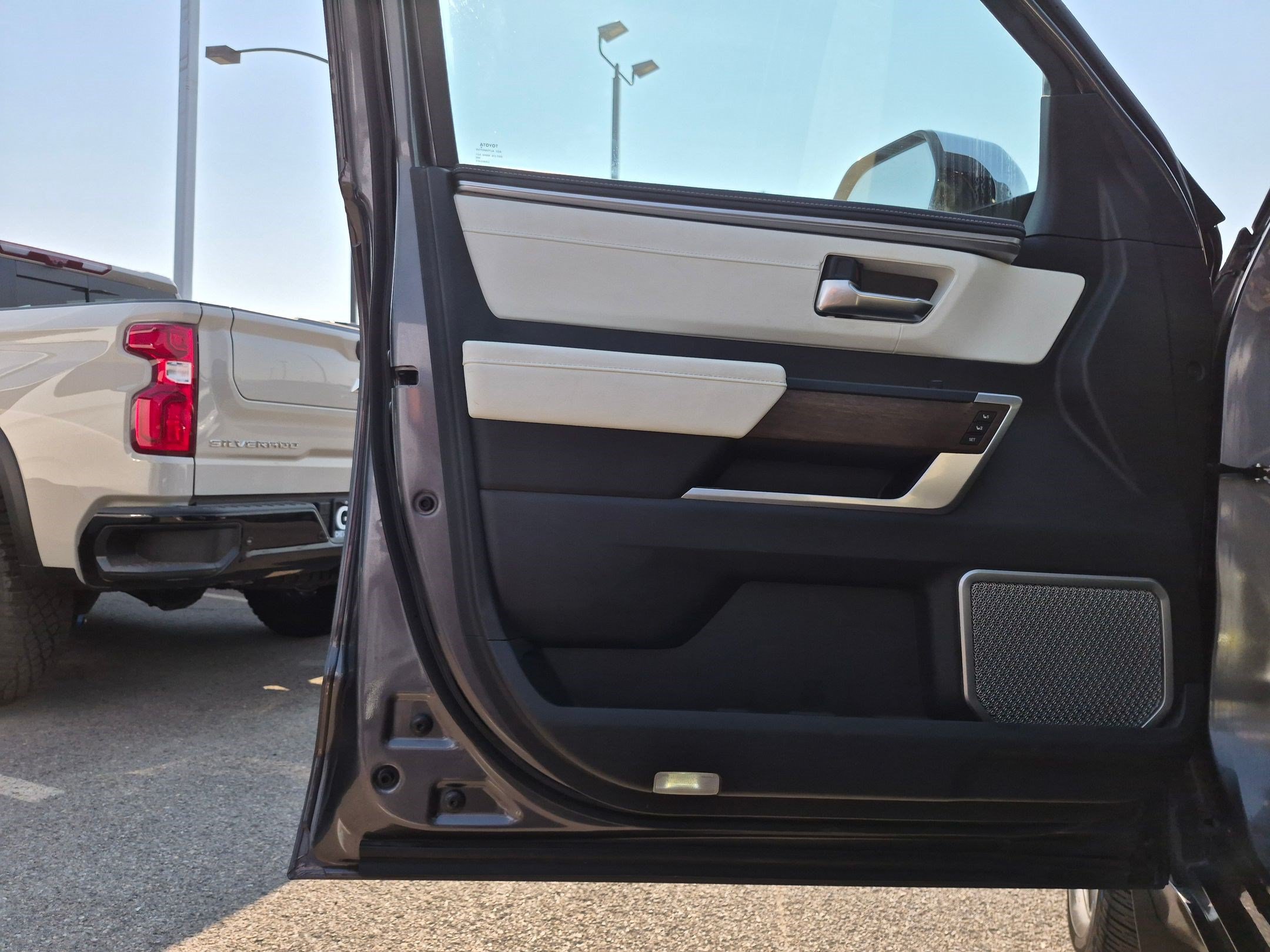 Used 2023 Toyota Sequoia Capstone AWD/4WD image 12