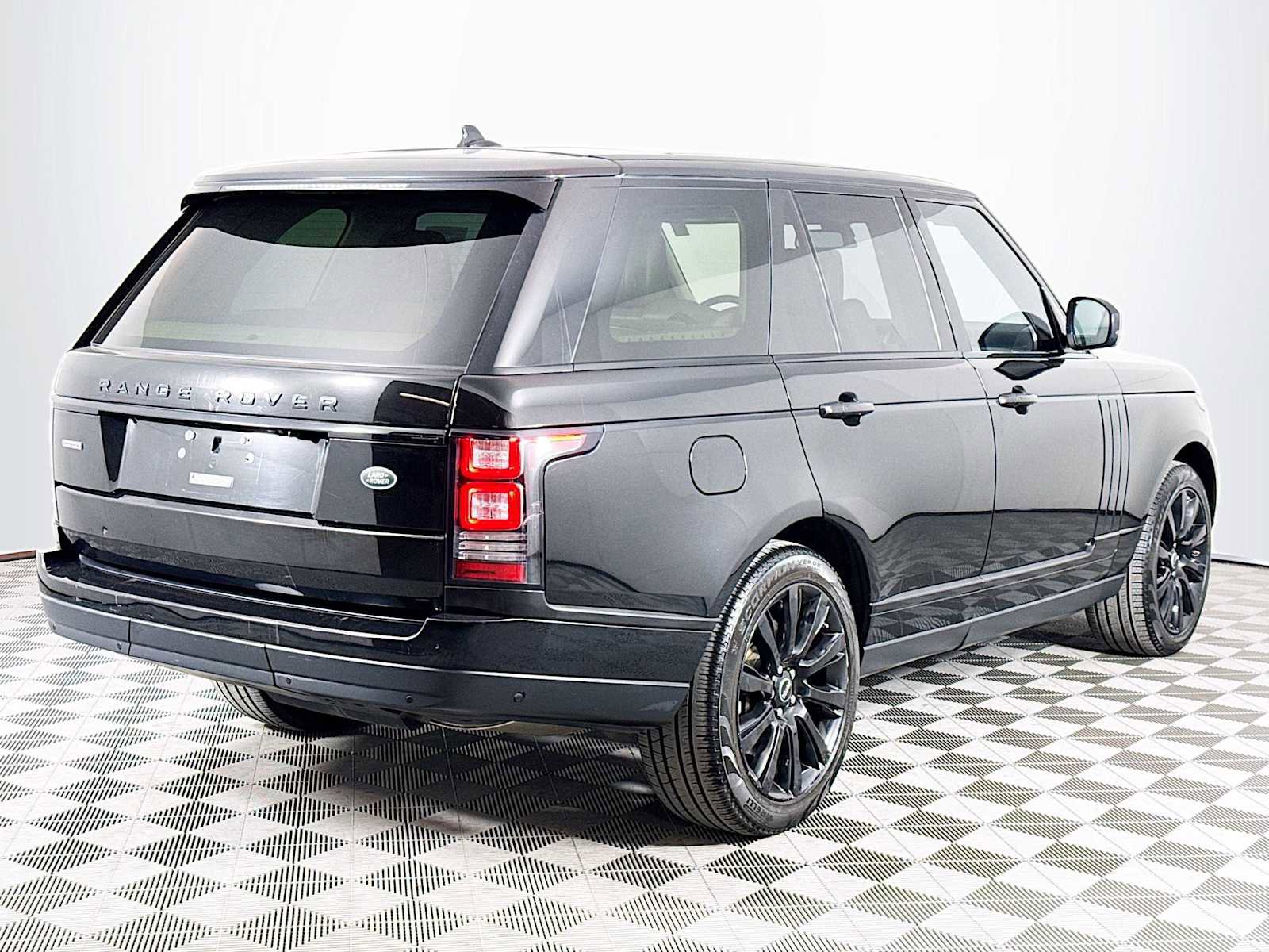 Used 2016 Land Rover Range Rover Supercharged image 5