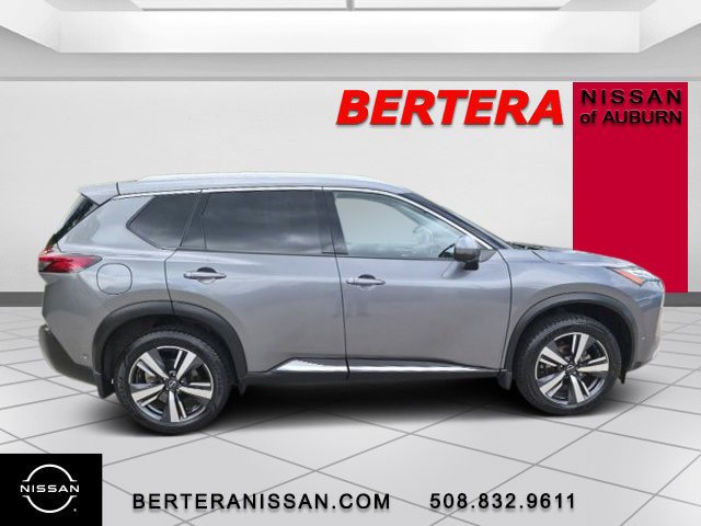 Used 2022 Nissan Rogue Platinum w/ Head-Up Display Package AWD/4WD image 2
