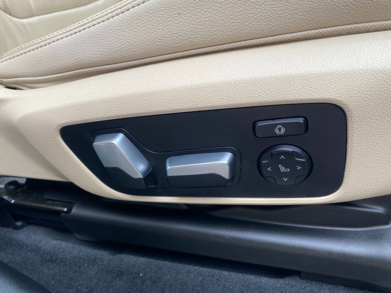 Used 2019 BMW X3 sDrive30i w/ Premium Package image 59