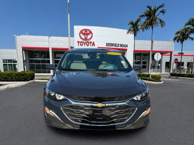 Used 2025 Chevrolet Malibu LT FWD image 2