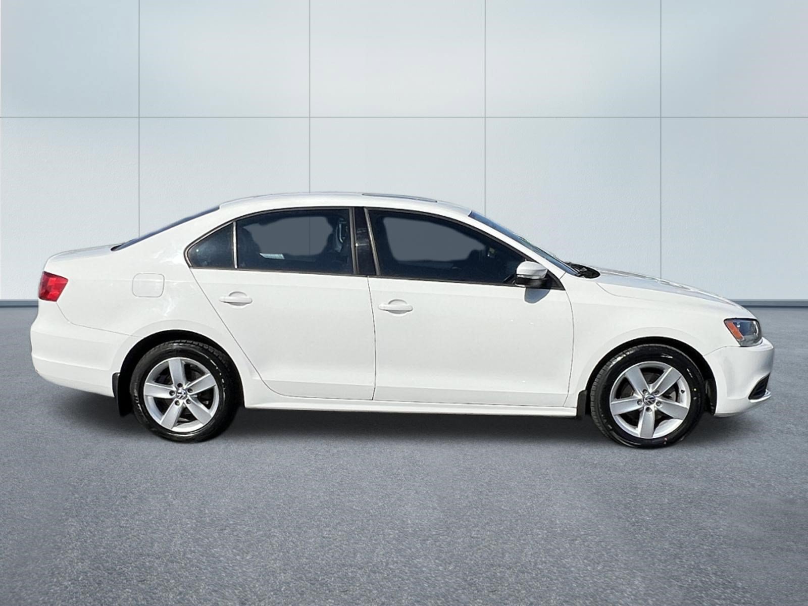 Used 2011 Volkswagen Jetta TDI FWD image 7