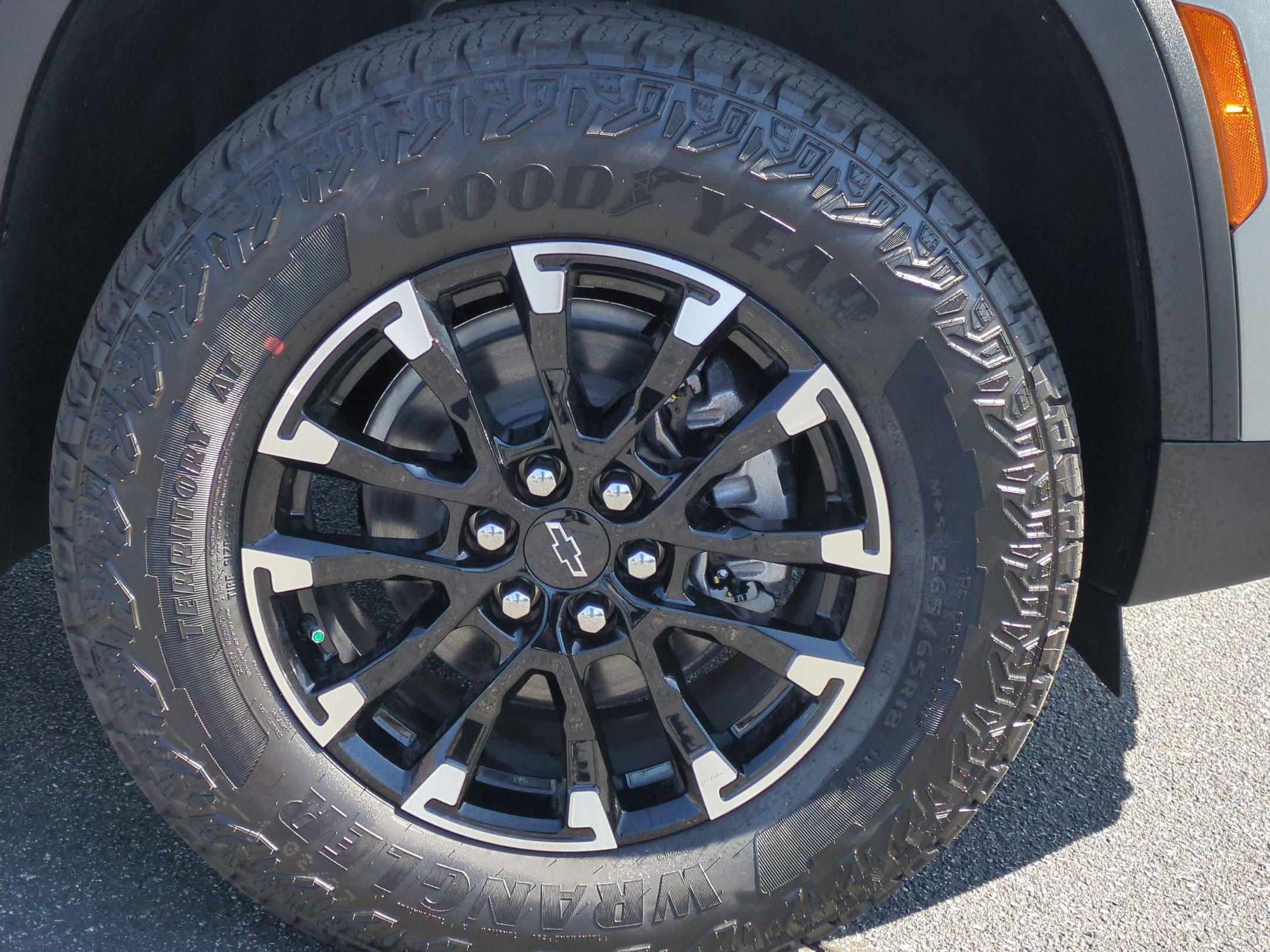 New 2026 Chevrolet Traverse Z71 w/ Driver Confidence Package AWD/4WD image 12