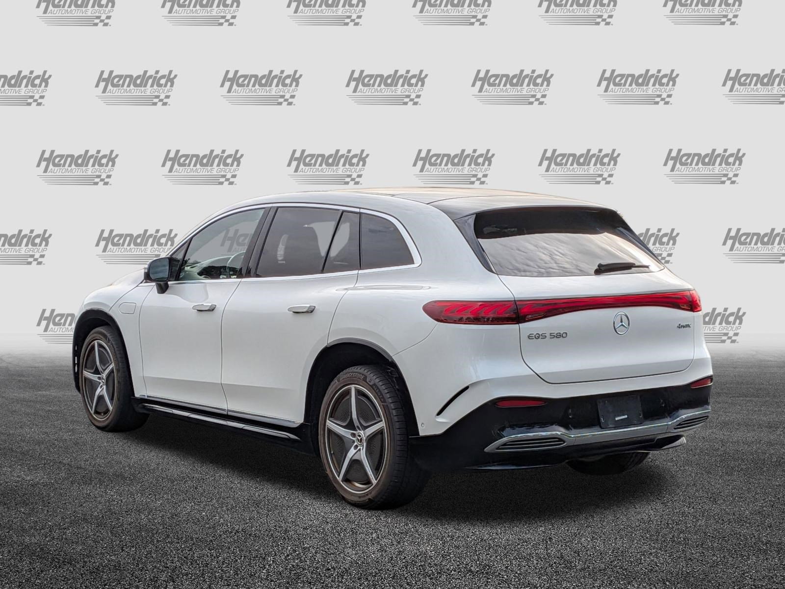 Used 2023 Mercedes-Benz EQS 580 4MATIC SUV w/ Pinnacle Trim Package image 8