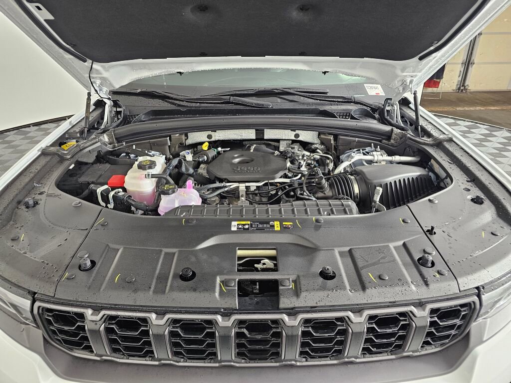 New 2026 Jeep Grand Cherokee Altitude image 12