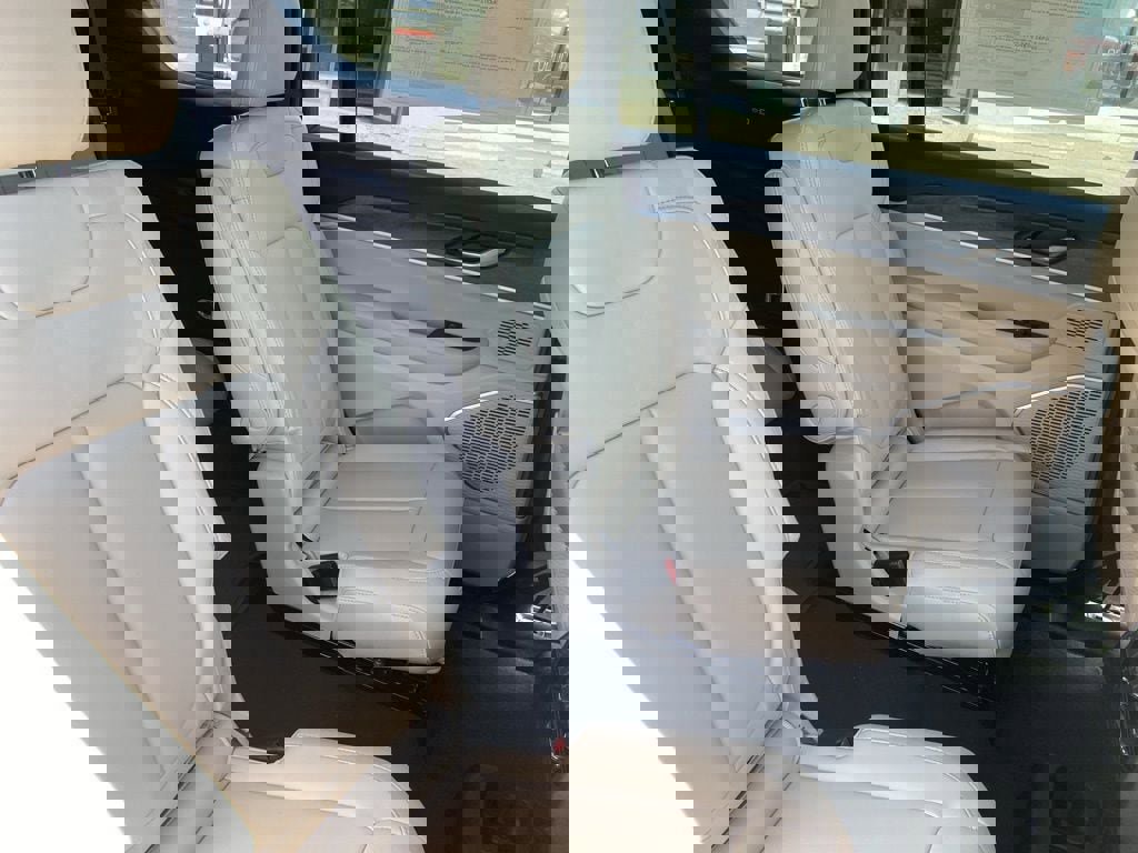 New 2025 Jeep Grand Cherokee L Limited w/ Black Appearance Package image 13