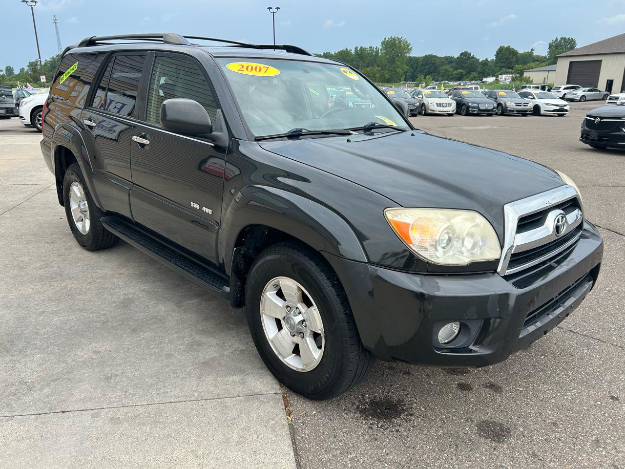 Used 2007 Toyota 4Runner SR5 AWD/4WD image 3