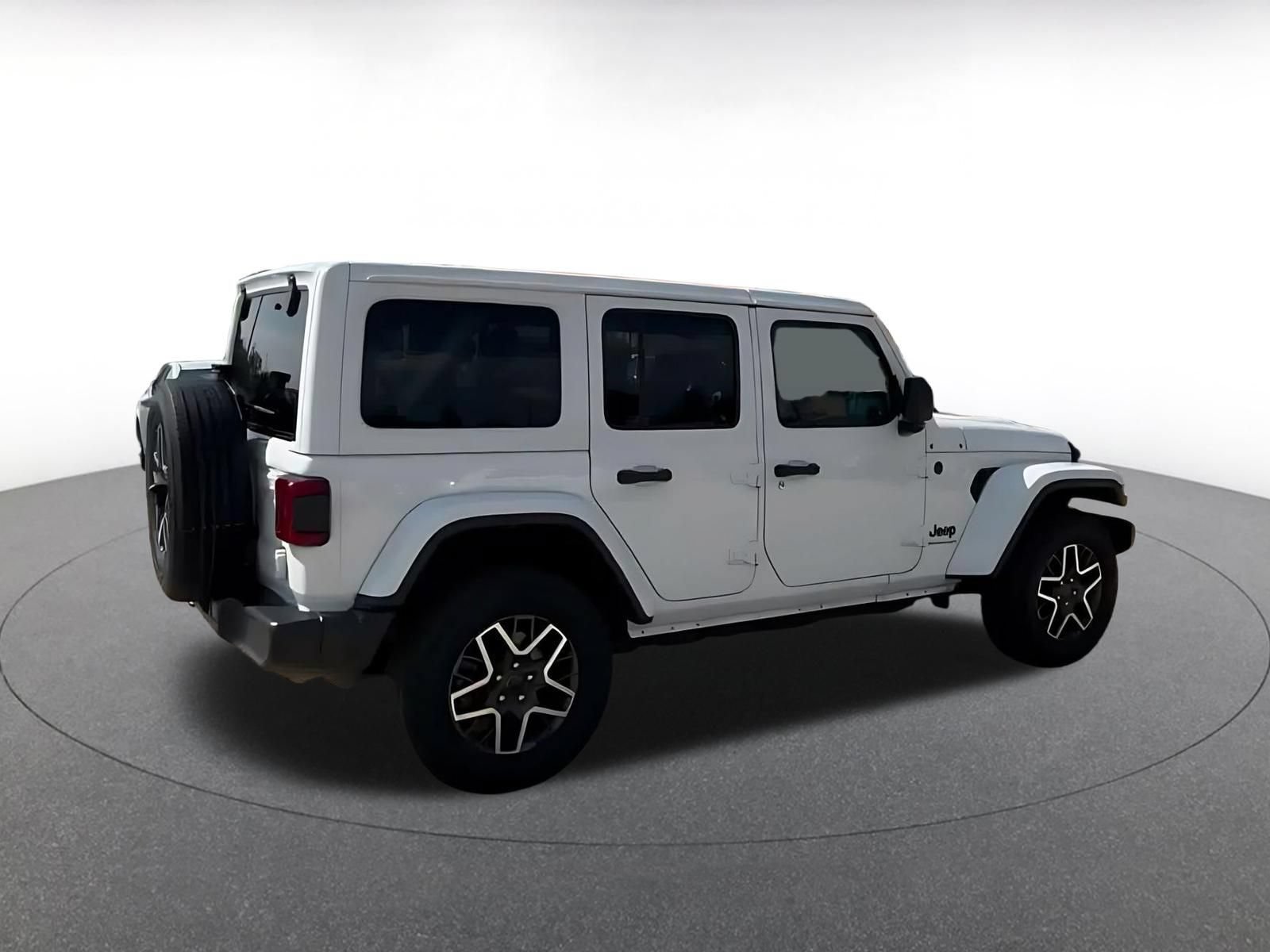 Used 2025 Jeep Wrangler Unlimited Sahara AWD/4WD image 13
