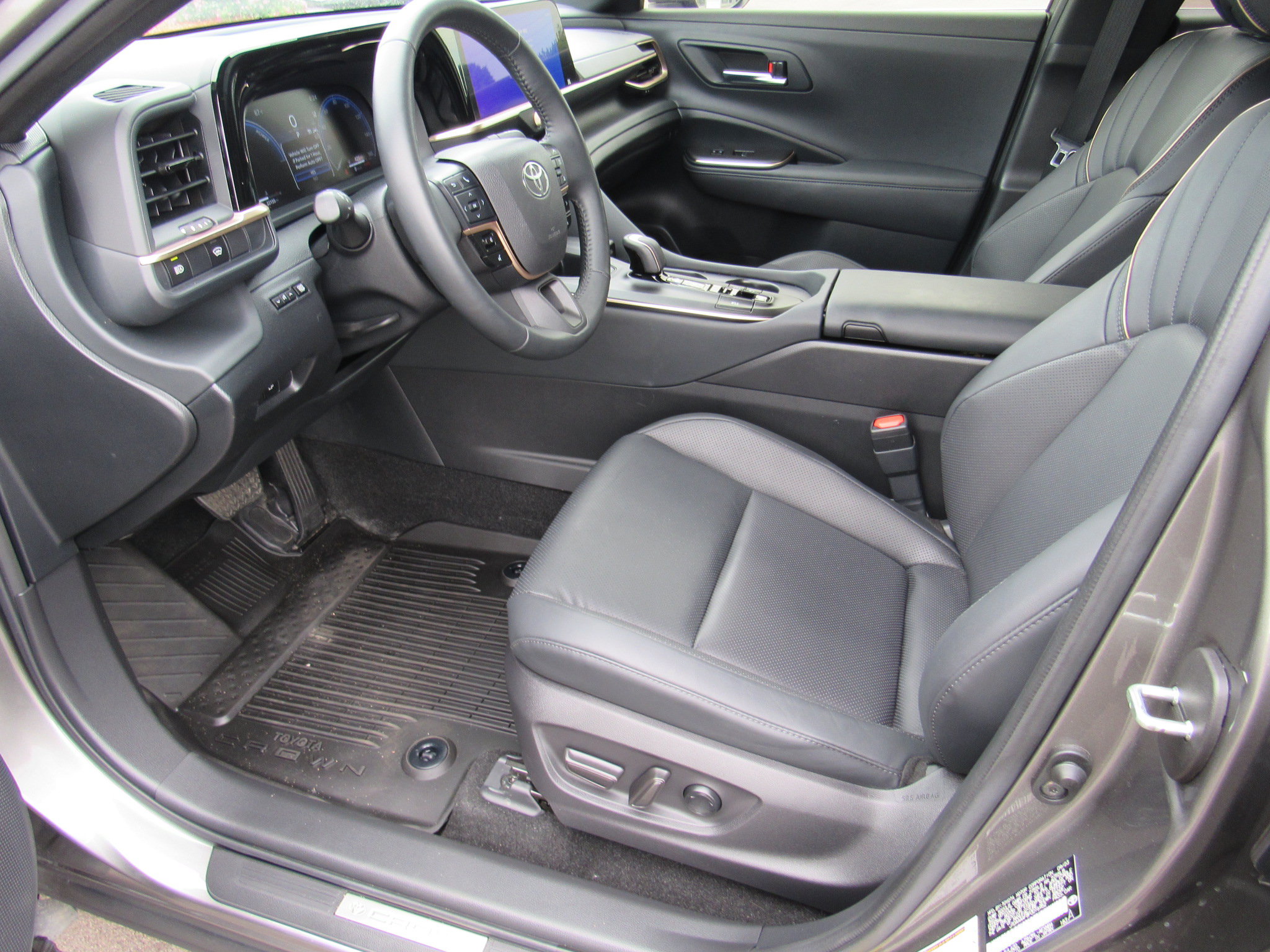 Used 2023 Toyota Crown AWD/4WD image 14