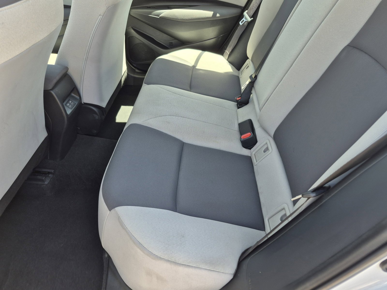 Used 2024 Toyota Corolla LE FWD image 17
