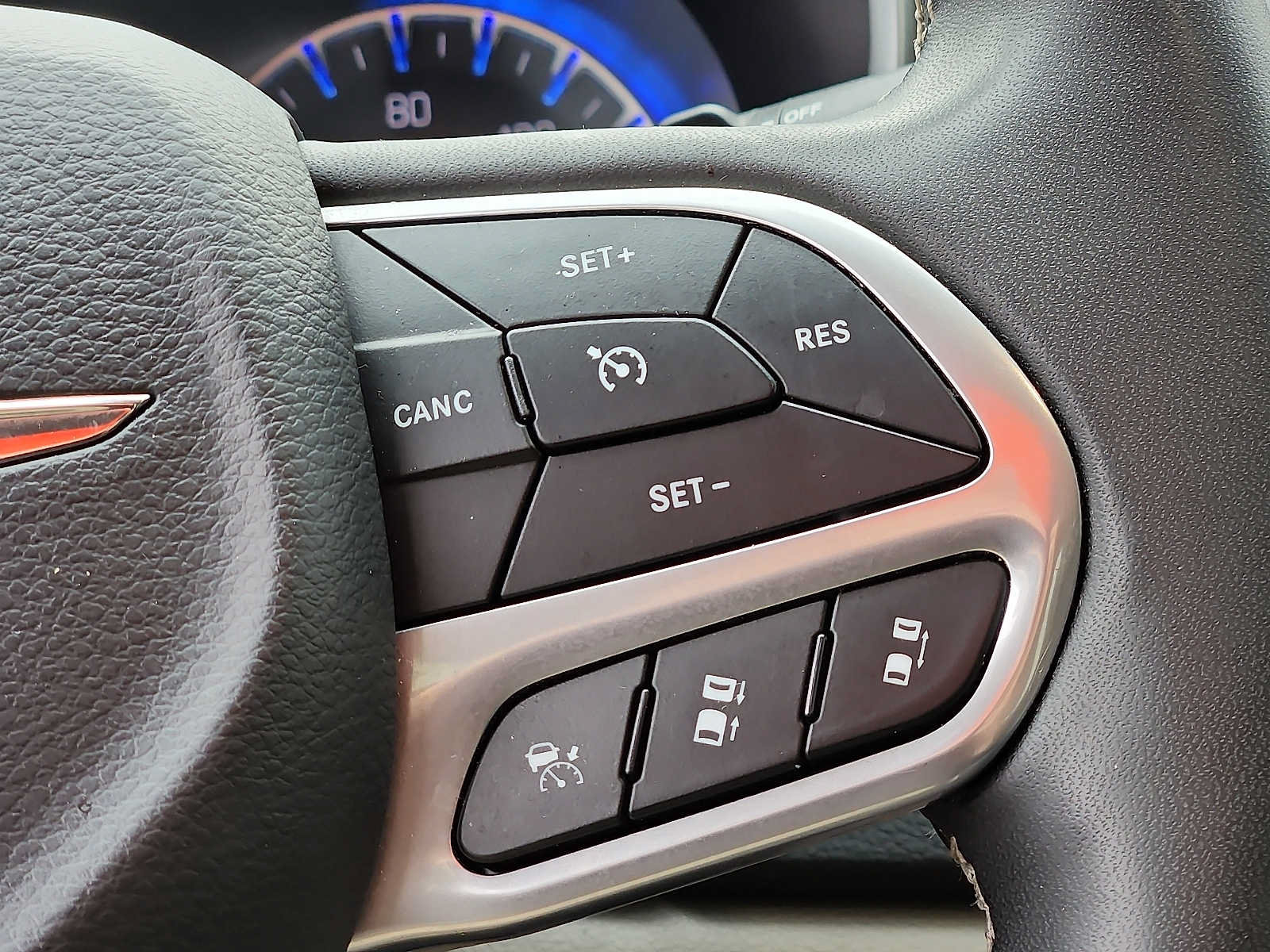 Used 2024 Chrysler Pacifica Touring-L FWD image 21