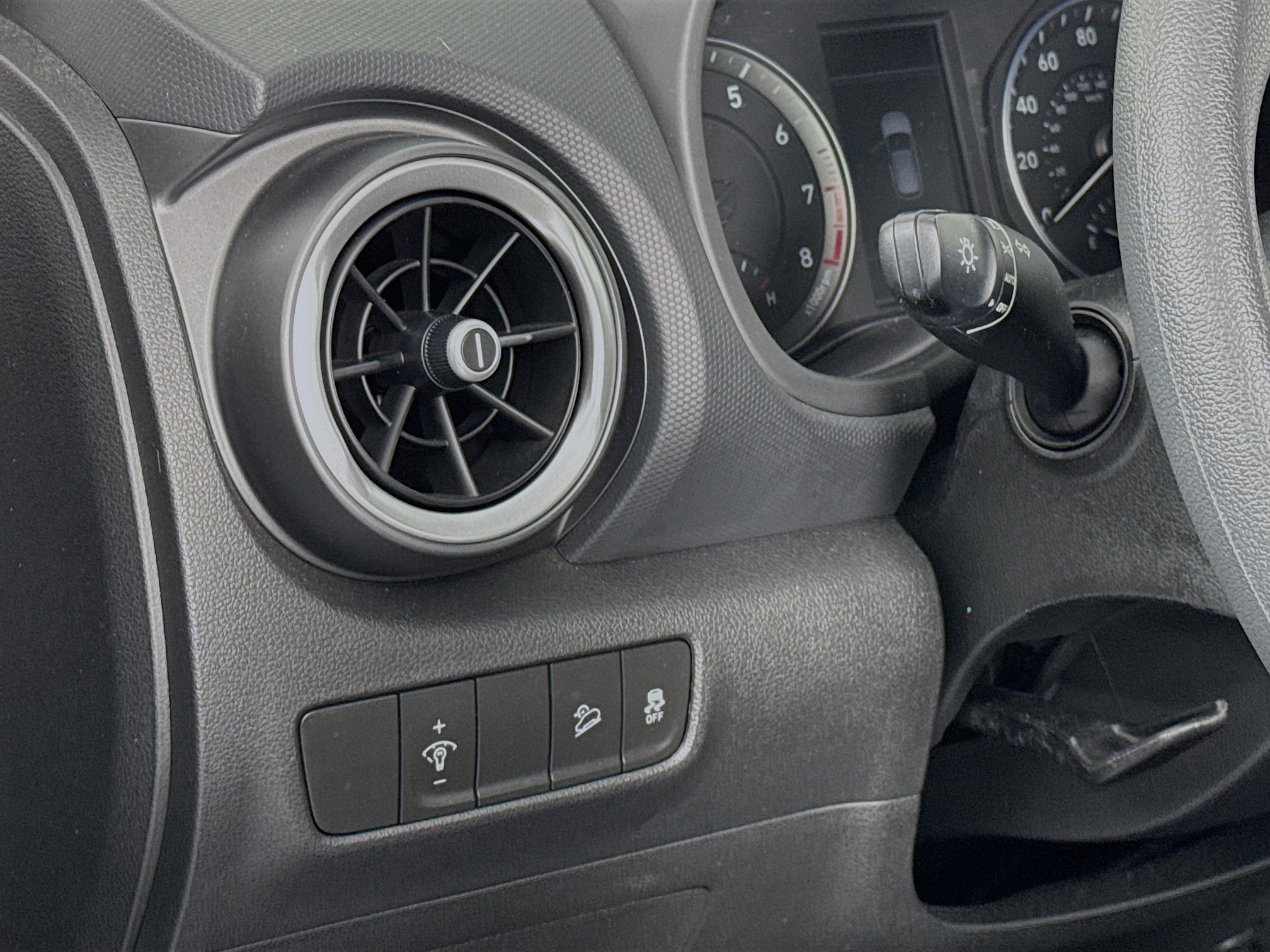 Used 2022 Hyundai Kona SE image 10