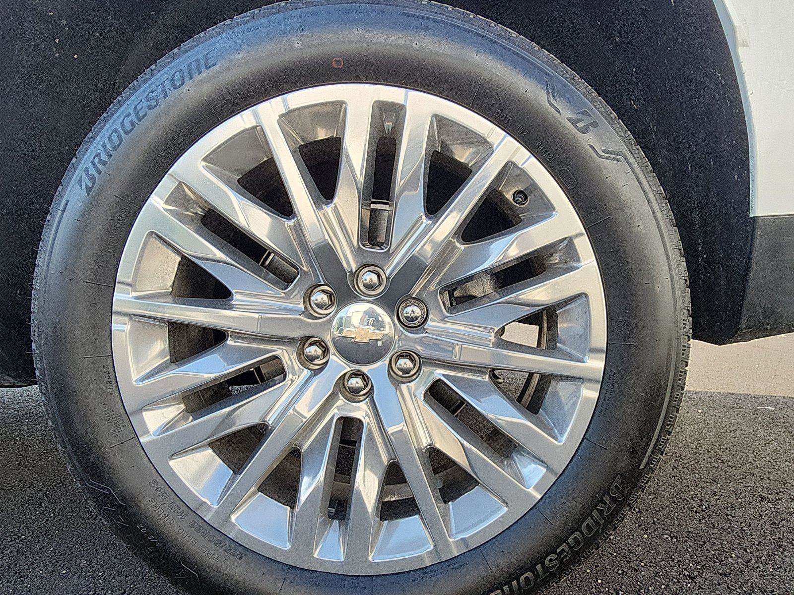 Used 2024 Chevrolet Tahoe High Country AWD/4WD image 9