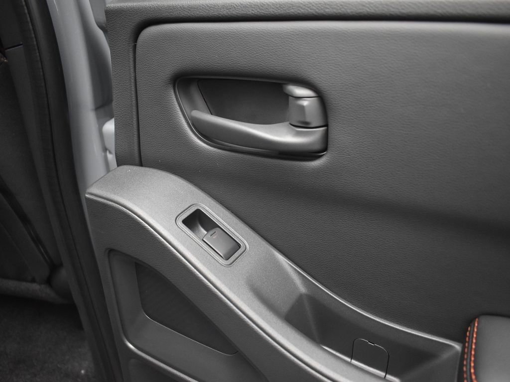 New 2026 Nissan Frontier PRO-4X w/ Pro-4x Convenience Package image 19