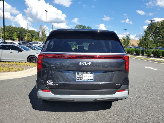 New 2027 Kia Carnival LXS FWD image 8
