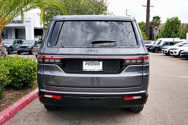Used 2026 Jeep Grand Wagoneer Limited AWD/4WD image 11