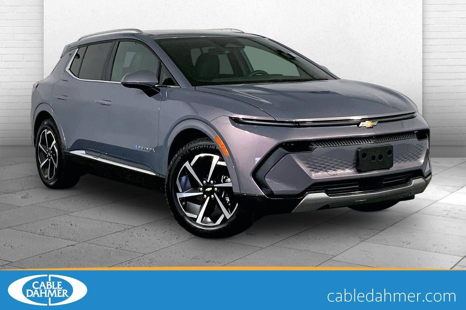 Used 2025 Chevrolet Equinox EV LT FWD image 1