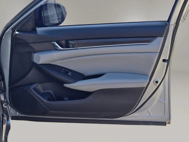 Used 2020 Honda Accord EX image 17