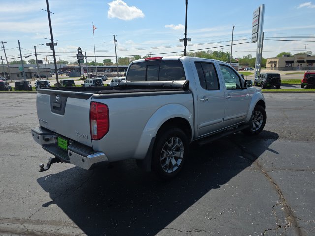 Used 2015 Nissan Frontier SL w/ Moonroof Package AWD/4WD image 9