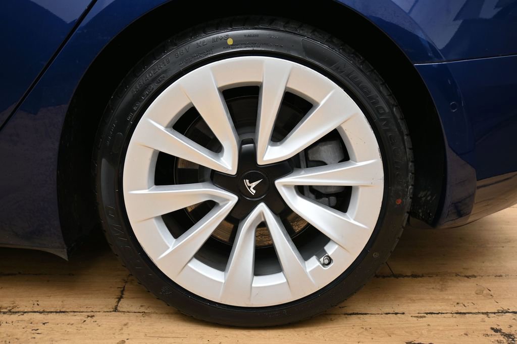 Used 2021 Tesla Model 3 Standard Range Plus image 14