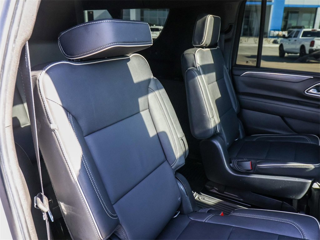 Used 2021 GMC Yukon XL SLT w/ SLT Premium Package image 28